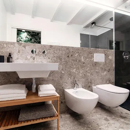 Апартаменты La Casa Di Piera Комо